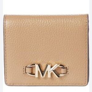 Michael Kors Izzy Sm ID Billfold, NWT